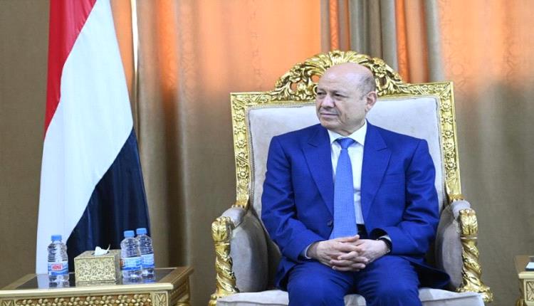 فرار "العليمي" من القصر الرئاسي بالمهرة وهذا ماحدث