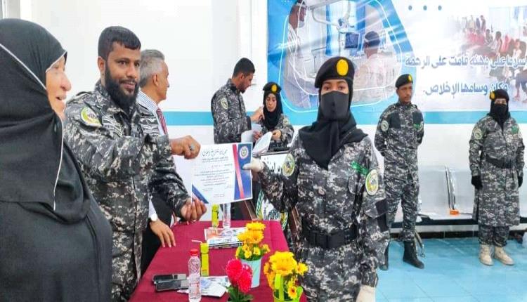 اختتام دورة تدريبية للشرطة النسائية بقوات حزام حرس المنشآت بالعاصمة عدن