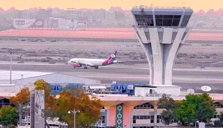 مطار عدن يفرض رسوماً جديدة على المسافرين.. هكذا تتحول معاناة المسافرين إلى تجارة