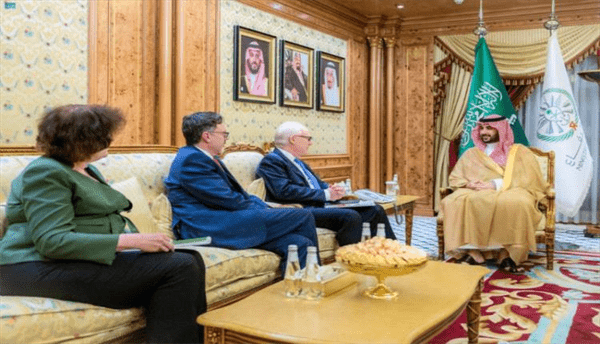 بعد تعديل بند الرواتب ...تحرك أمريكي سعودي عماني بشأن السلام في اليمن وهجمات البحر الأحمر