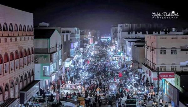 بالصور - حركة تجارية نشطة واستقرار أمني في شبوة مع قدوم عيد الفطر

