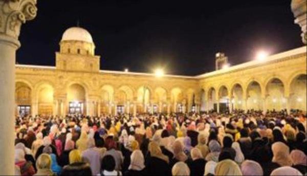 جامع «الزيتونة».. تونسيون يحيون ليلة القدر في «أحضان التاريخ»