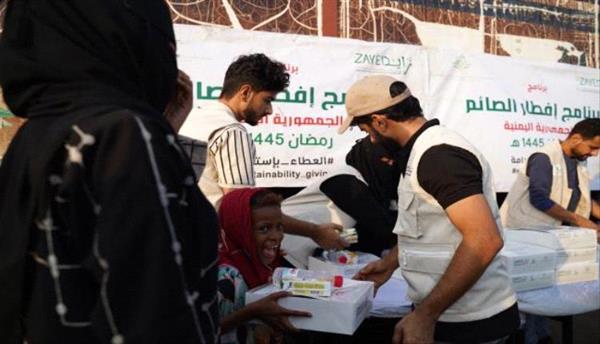 مؤسستي زايد للأعمال الخيرية و الانسانية تنفذان برنامج افطار الصائم في 5 محافظات