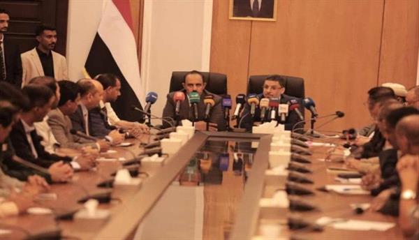 رئيس الوزراء: حضرموت واجهة مشرقة في مكافحة الإرهاب وتحتاج إلى دعم مالي عاجل