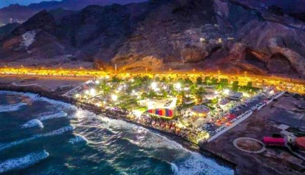 بسمات الجنوبيين في عيد الفطر.. رسائل تحدٍ وصمود