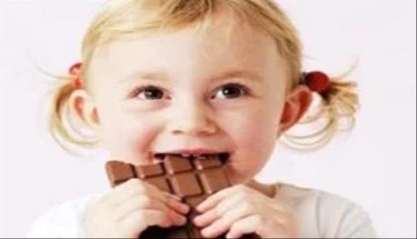 العيد فرحة لكن بحساب.. اضبط كميات الحلوى لطفلك بهذه النصائح