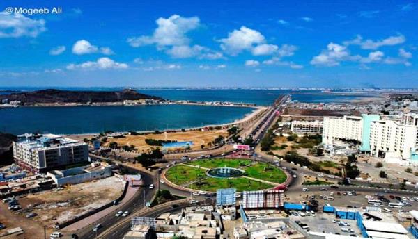 حوانيت الصرافة في عدن تحت مجهر الخزانة الأمريكية.. تكريم أم تطهير؟