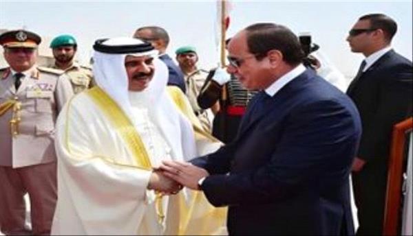 عاهل البحرين يبدأ زيارة للقاهرة.. والسيسي في مقدمة مستقبليه