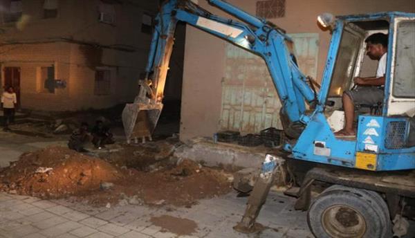 مهندسو طوارئ كهرباء حضرموت يعملون على إعادة التيار
