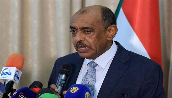إعفاء وزير الخارجية السوداني... خطوة لإبعاد «الإخوان» أم صراع قوى؟
