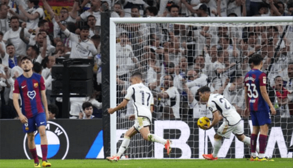 ريال مدريد يهزم برشلونة في الوقت "القاتل" ويلامس لقب "الليغا"
