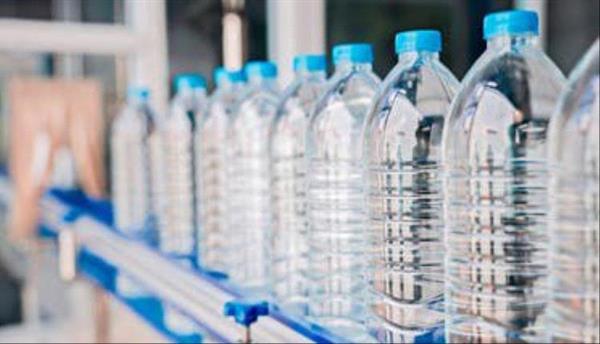 بينها المياه وأكياس الشاي.. أطعمة تحتوي بلاستيك فاحذرها