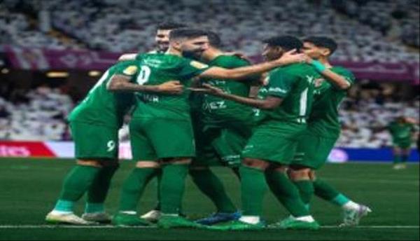 فاز بقمة العين.. شباب الأهلي يشعل صراع صدارة الدوري الإماراتي