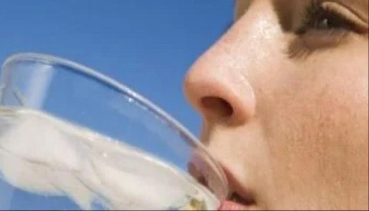 7 أسباب تمنعك من شرب الماء المثلج في الصيف