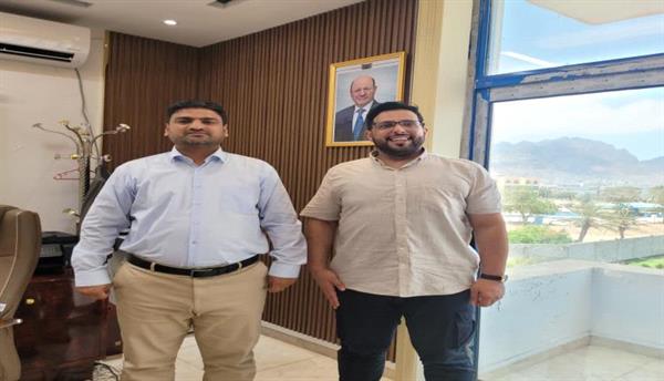 وكيل محافظة عدن عبدالرؤوف السقاف يلتقي قيادة شركة النفط الوليدي ويؤكد على دعمها لجهودها في ضبط محطات الوقود المخالفة
