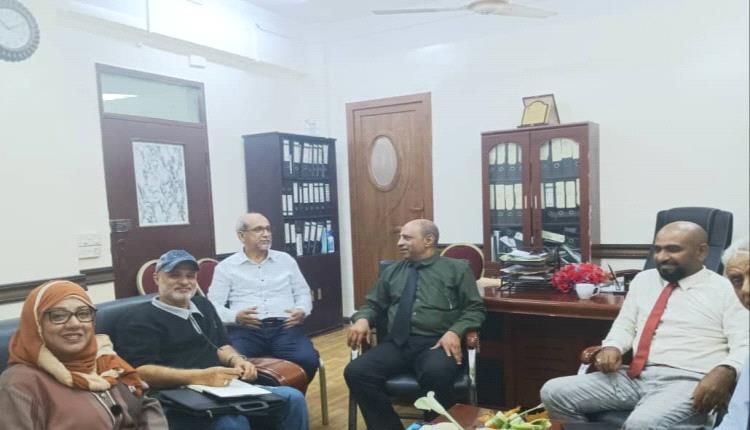 الانتقالي يتفقد مستشفى الجمهورية ويعمل على إيجاد حلول	