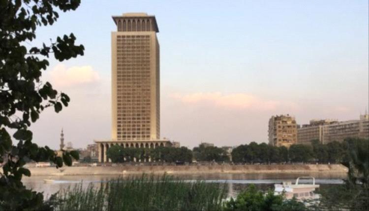 مصر تدعو لوقف شامل لإطلاق النار وإحراز تقدم في المفاوضات