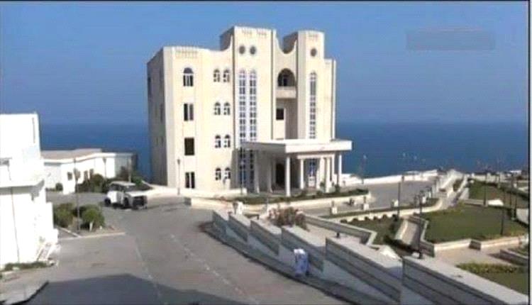 تفاصيل جديدة: قيادي يفضح محاولات السيطرة السرية على مجلس القيادة الرئاسي
