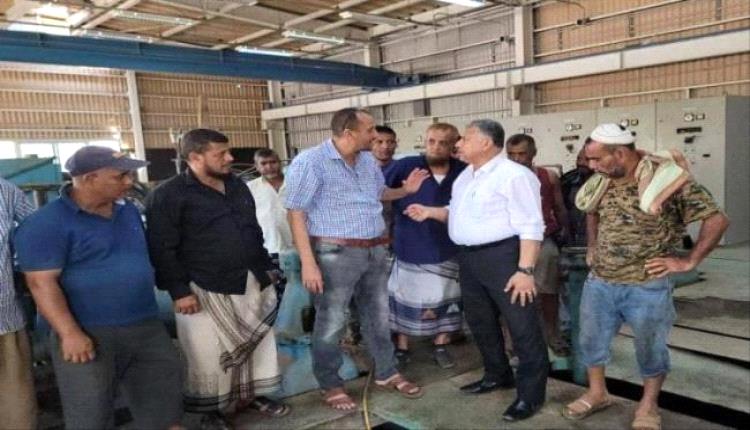 معاون يطلع على إنجاز مؤسسة المياه و صيانة محطة البرزخ بالعاصمة عدن