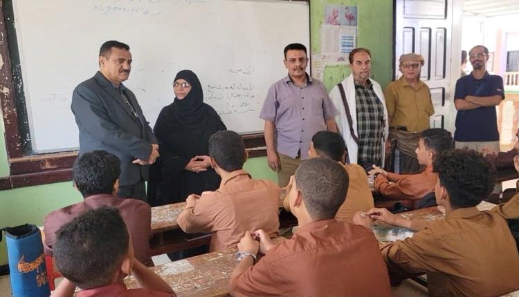 مدير عام المنصورة يشيد بمستوى إقبال الطلبة في أول أيام العام الدراسي الجديد
