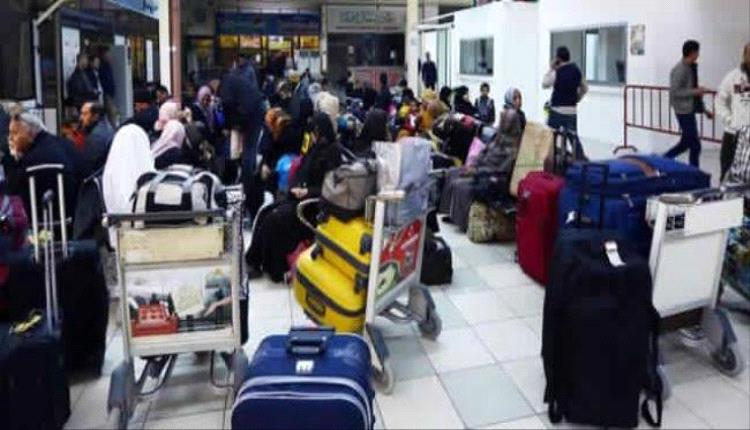 عالقون في طائرة لا تقلع.. رحلة اليمنية تتحول إلى انتظار مرير