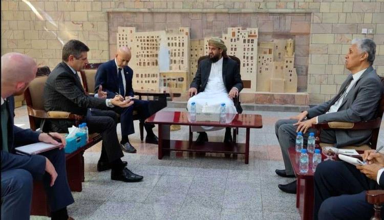 المحرّمي يبحث مع السفير الأمريكي مستجدات الأوضاع في بلادنا وجهود دعم السلام
