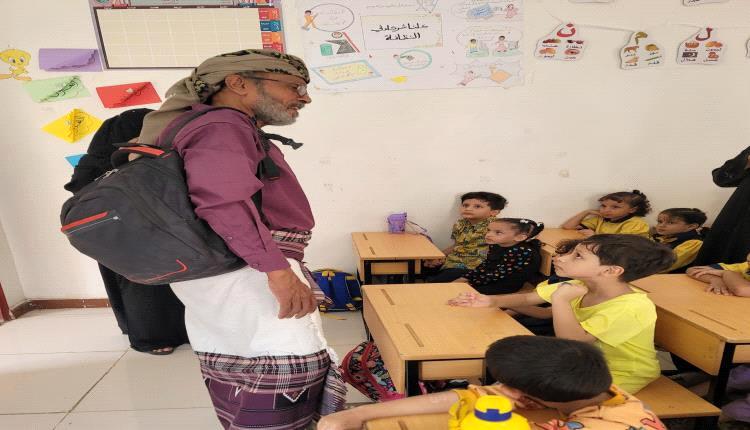 رئيس قسم التعليم الأهلي والخاص الأستاذ زكي سالم يزور رياض ومدارس بيت التعلم الحديثة

