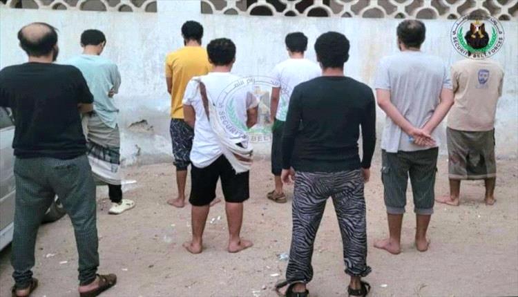 إدارة مكافحة المخدرات بقوات الحزام الأمني: ترحيل ثمانية متهمين للسجن المركزي بعدن
