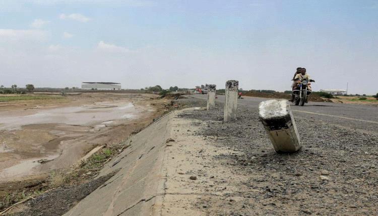 الحوثيون يقطعون آخر شريان يربط الشمال بالجنوب
