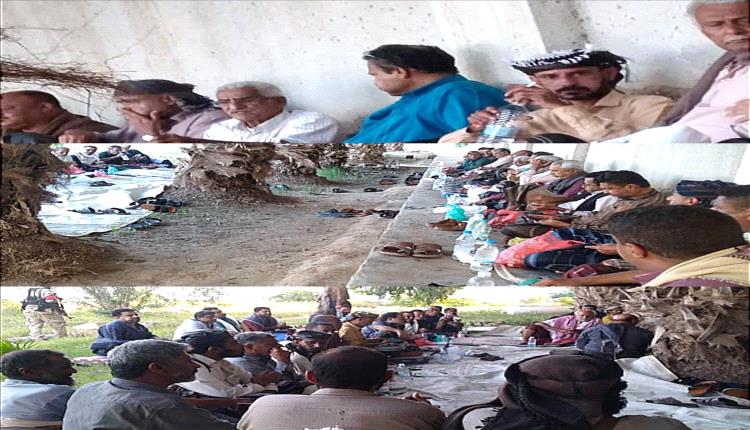 محافظ ابين يلتقي المشائخ والشخصيات الاجتماعية وطرفي الخلاف وينهي أزمة كادت تعصف بالمحافظة
