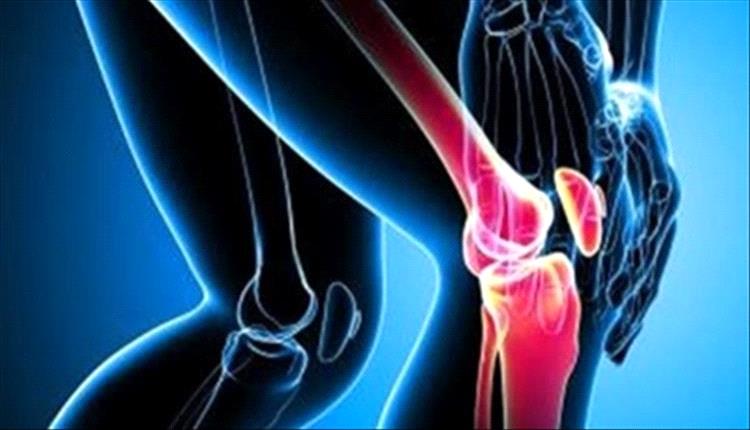 دراسة تكشف العلاقة بين تناول الأطعمة المصنعة وهشاشة الركبة
