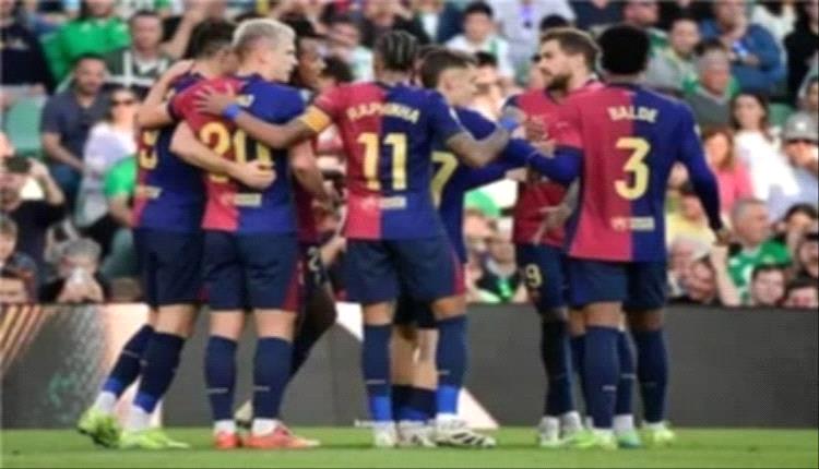 بعد 3 سنوات.. برشلونة يستعيد قميصه الأساسي
