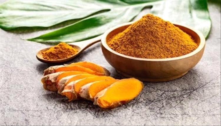 الكركم.. فوائد صحية لتوابل الذهب الأصفر ولكن أحذر أضراره المحتملة