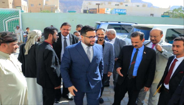 فريق التوعية السياسية بالانتقالي يزور المركز الوطني لعلاج الأورام بوادي وصحراء حضرموت