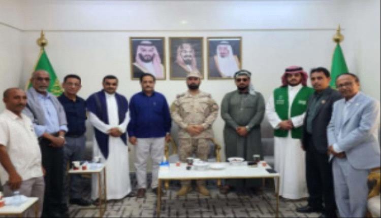 فريق التواصل وتعزيز الوعي السياسي بالمجلس الانتقالي يلتقي قائد قوة 808 لدعم الإسناد بسقطرى

