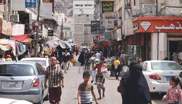 رغم الارتفاع الفاحش في الأسعار .. ازدحام غير مسبوق في أسواق عدن