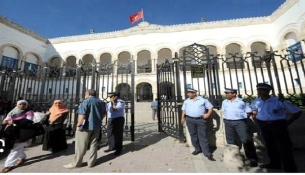 تونس: إيقاف متهمين بالانتماء لتنظيم إرهابي ومهربين
