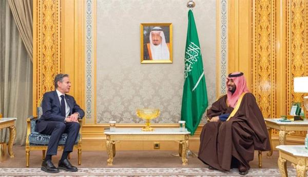 تداعيات الحرب في غزة.. هذا ما دار بين الأمير محمد بن سلمان وبلينكن في المملكة