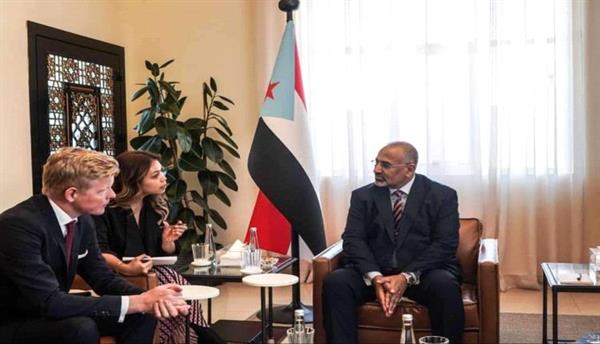 خطوات نحو السلام: الرئيس الزُبيدي يناقش الحلول المستدامة مع المبعوث الأممي