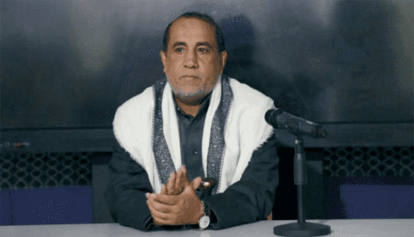 قيادي حوثي يشغل 14 وظيفة حكومية ومناصب كبيرة بصنعاء اليمنية
