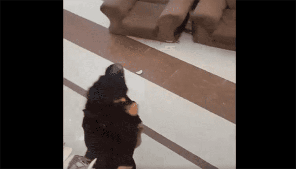 اذرع ايران في اليمن تقتحم صالة أعراس نسائية بصنعاء وتقبض على عدد من النساء بالقوة 