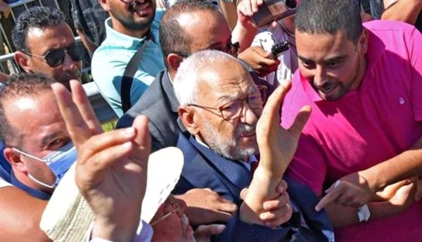 إضراب عن الطعام ومقاطعة التحقيقات.. حيل الغنوشي تنفذ والخناق يضيق
