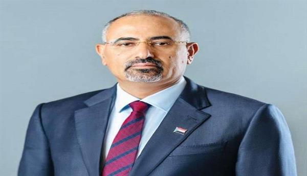 الرئيس الزُبيدي يُشارك الشيخ راجح باكريت حزنه في وفاة عمه