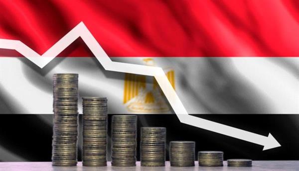 أميركا تتعهد بدعم اقتصاد مصر وسط توقع بتعويم جديد للجنيه
