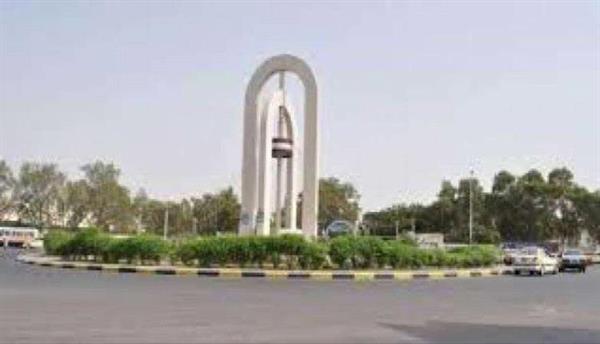 ملثمين بسيارة مدنية يعتقلون عدد من الشباب في كريتر 