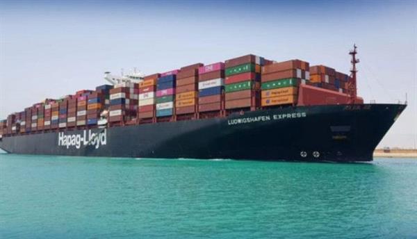 أونكتاد: تراجع حركة الشحن عبر قناة السويس 45%
