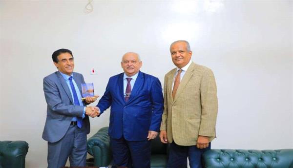شطارة وجزوليت يلتقيان وزير الخدمة المدنية والتأمينات
