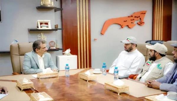 عدن.. مناقشة المشاريع المستقبلية لجمعية السلام الكويتية