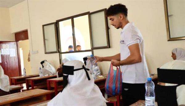 مبادرة "سقيا الماء" تنعش طلاب الثانوية العامة في التواهي..