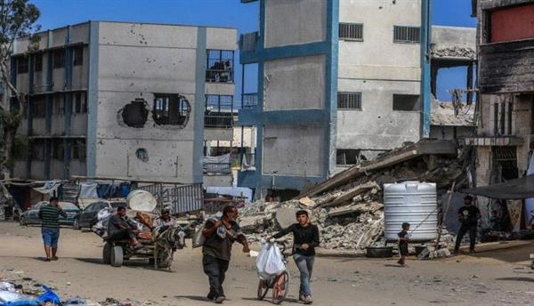 بدء عودة الفلسطينيين إلى مناطقهم المدمرة شرق خان يونس بعد إعلان الجيش الإسرائيلي إنهاء عملياته هناك